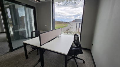Desks in Office 2.003